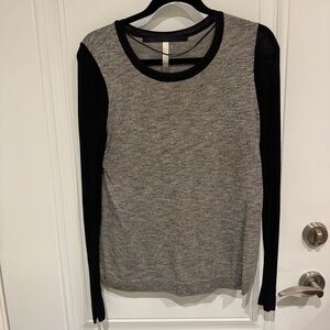 Kensie Gray and Black Long Sleeve Top